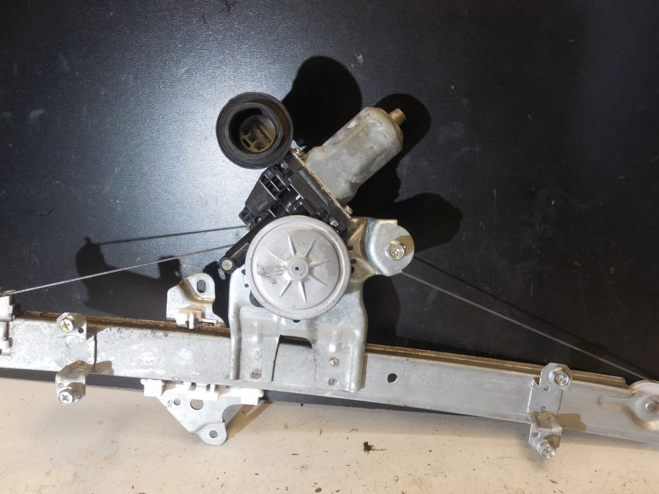 Nissan Máxima 2016-2023 puerta delantera derecha ventana motor regulador 80730-4RA0A Foto 2 de 4