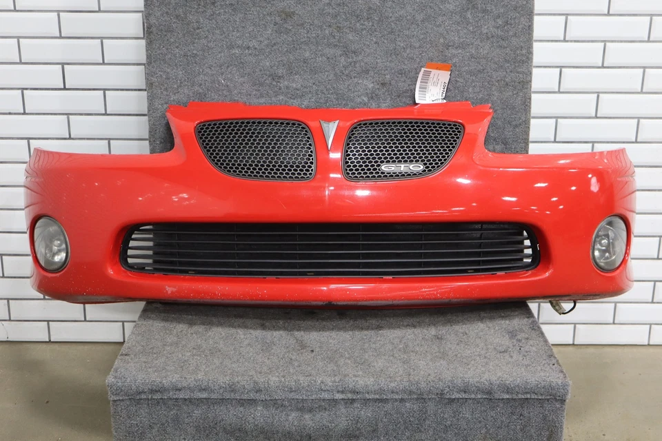 2004-2006 Pontiac GTO (2-Door) Front Bumper W/Fog Lights & Grills - Изображение 2 из 4