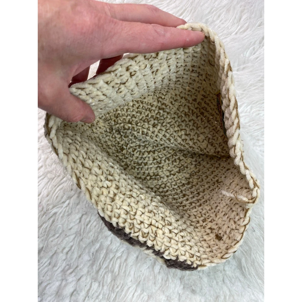 Gorro para mujer Scala Collection marrón crema tejido suave acento floral Foto 4 de 4