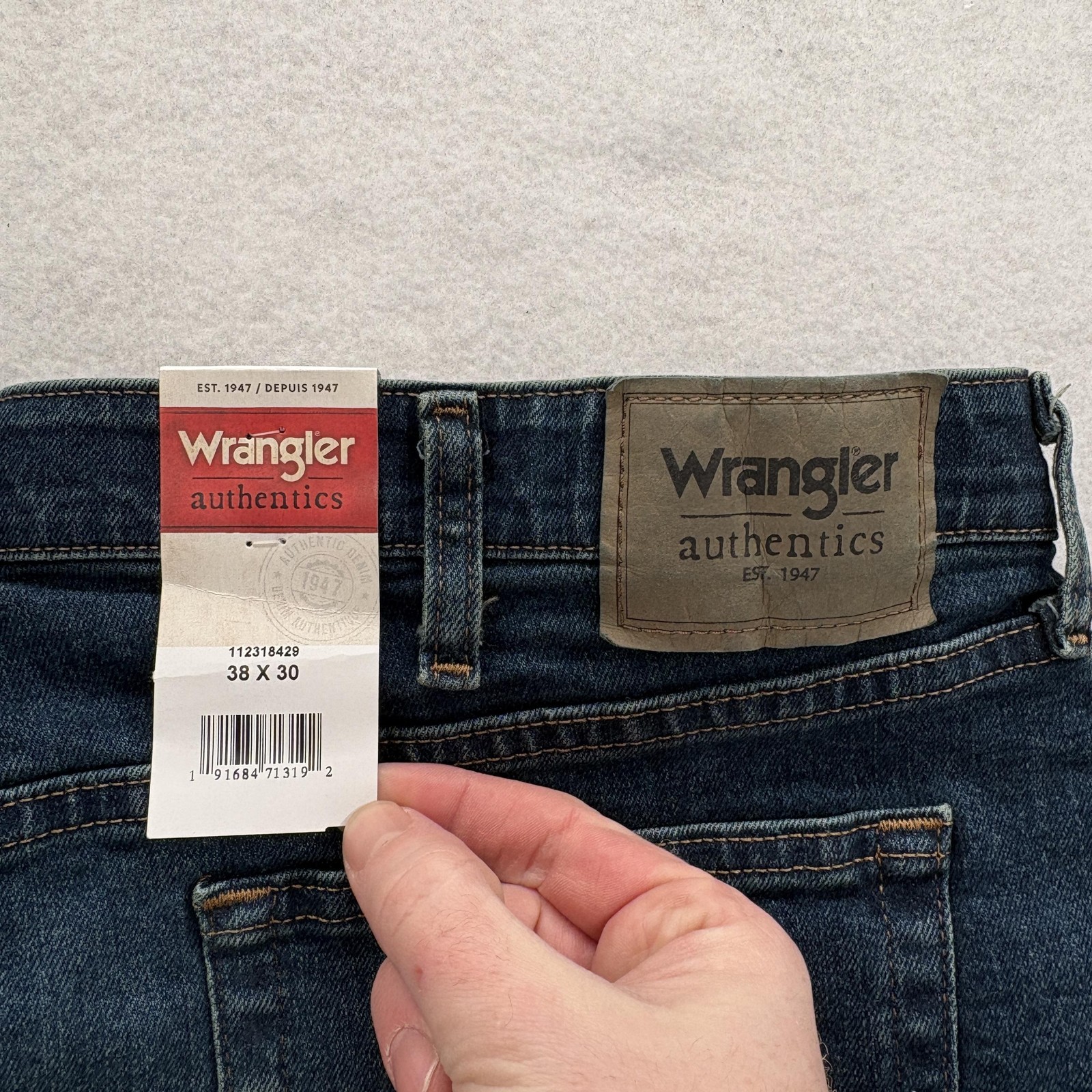 Wrangler Authentics Jeans Mens 38x30 Blue Medium Wash Straight Stretch Denim NWT thumbnail 10