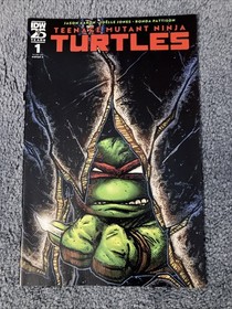 Teenage Mutant Ninja Turtles lot with #4 (2012 reprint, inspired NES Cover) VF