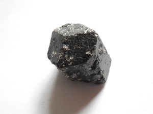 25mm-NATURAL-ROUGH-BLACK-TOURMALINE-HEXAGONAL-CRYSTAL-16-45g-China-Feng-Shui-T-4