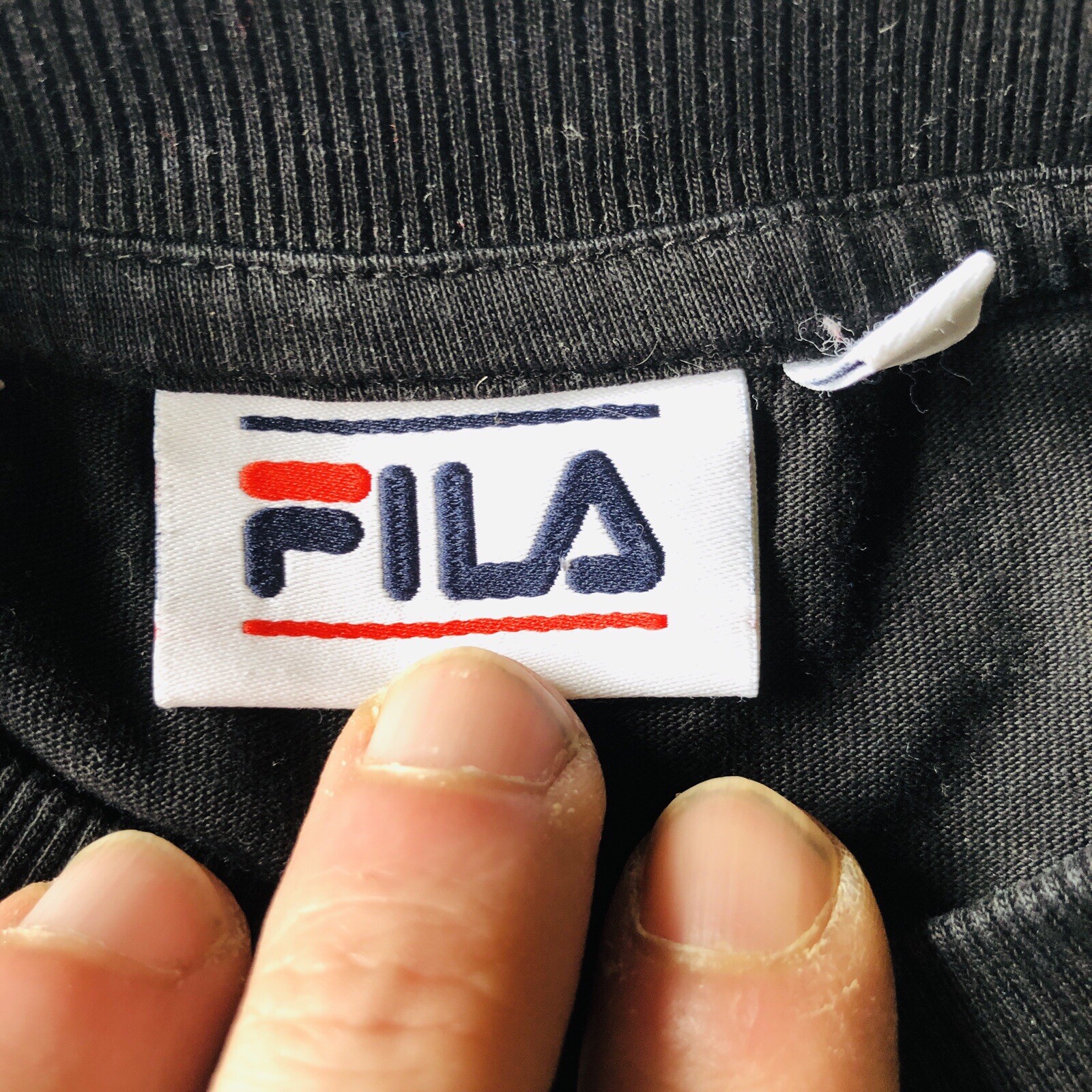 T shirt da uomo nera Fila taglia small cotone 36" pollici petto maglietta sportiva internazionale