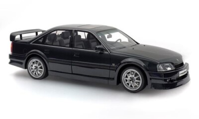 Opel Omega Evolution 500 1991 - 1:24 in OVP