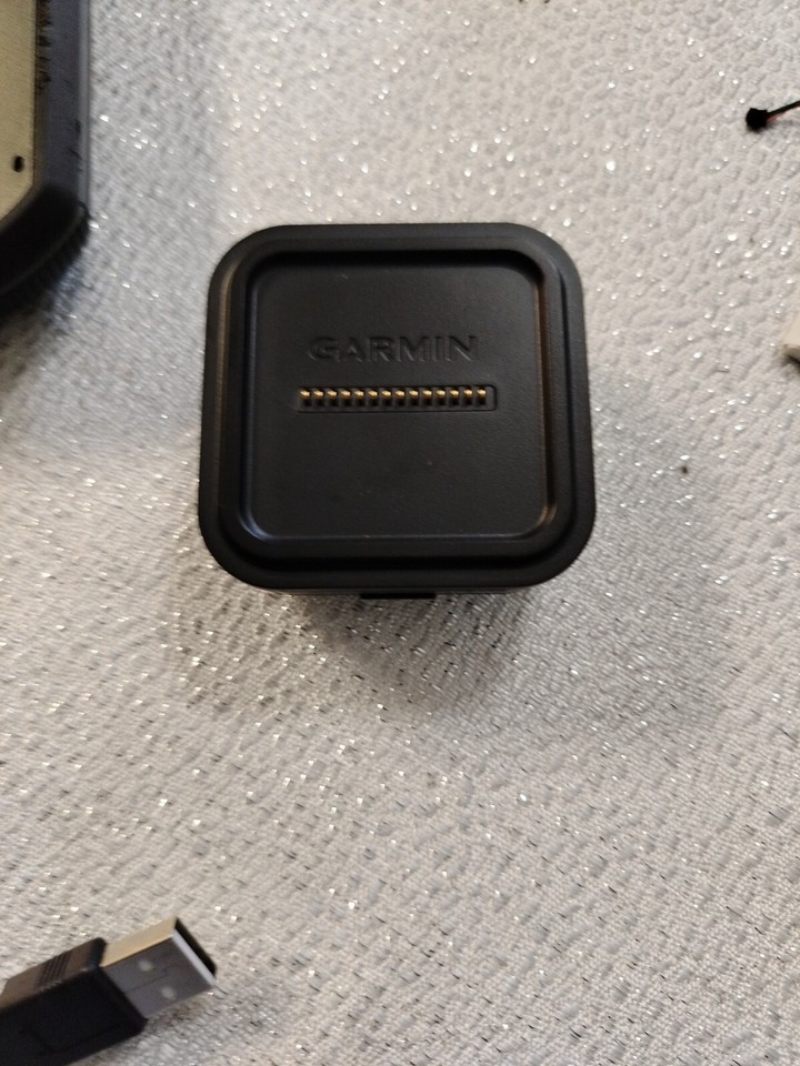 Garmin Dezl 770LM Truck Car GPS Navigator 7” Display Touchscreen Bag