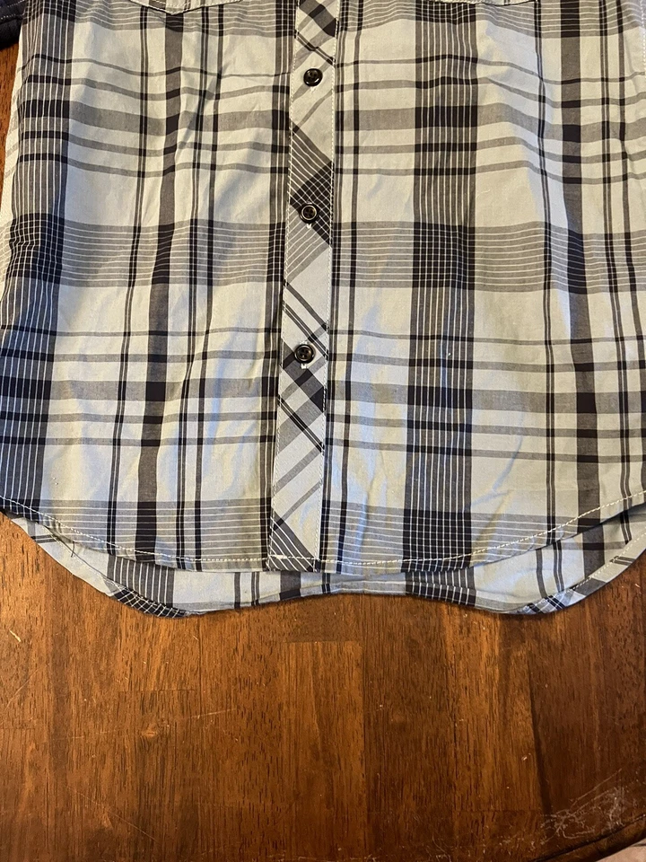 Рубашка на пуговицах Sean John с коротким рукавом синяя клетчатая для мальчиков размер средний б/у в отличном состоянии - Изображение 3 из 3