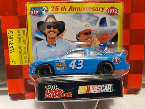 Bobby Hamilton #43 1996 Racing Champions 25th Anniversary Richard Petty STP 1/64 - Picture 2 of 6