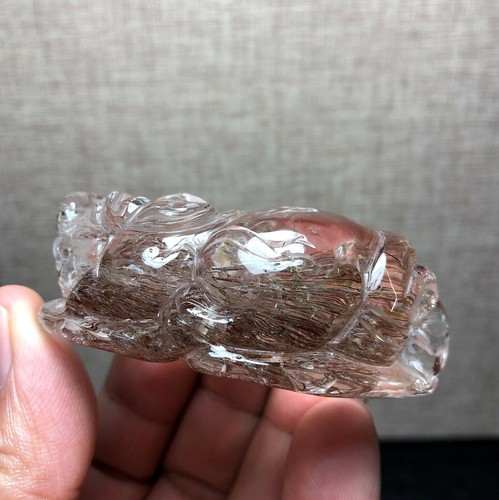 Natürlicher Rutilquarz Kristall handgeschnitzt PiXiu 貔貅 Schnitzkristall 118,2g - Bild 3 von 9