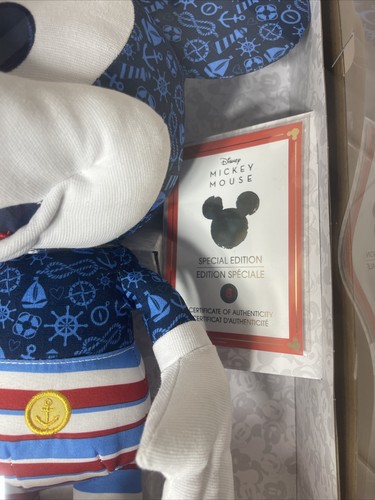 Disney Jahr der Maus August Captain Mickey Mouse Plüschtier Amazon Limit Edition. - Bild 5 von 5