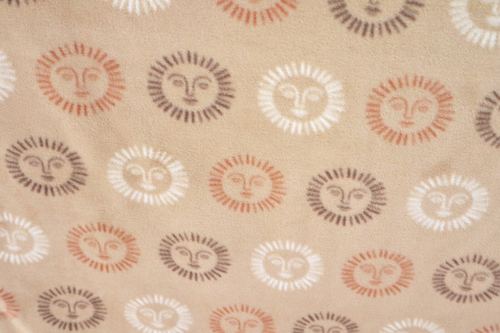 MANTA POLAR/TIRO HECHO A MANO-52" X 56"-SÍMBOLOS SOL/NARANJA-NUEVO-Doble Capas Cosido - Imagen 3 de 7