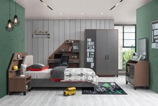 Zestaw do pokoju dziecięcego łóżeczko dziecięce stolik nocny komoda szafa biurko