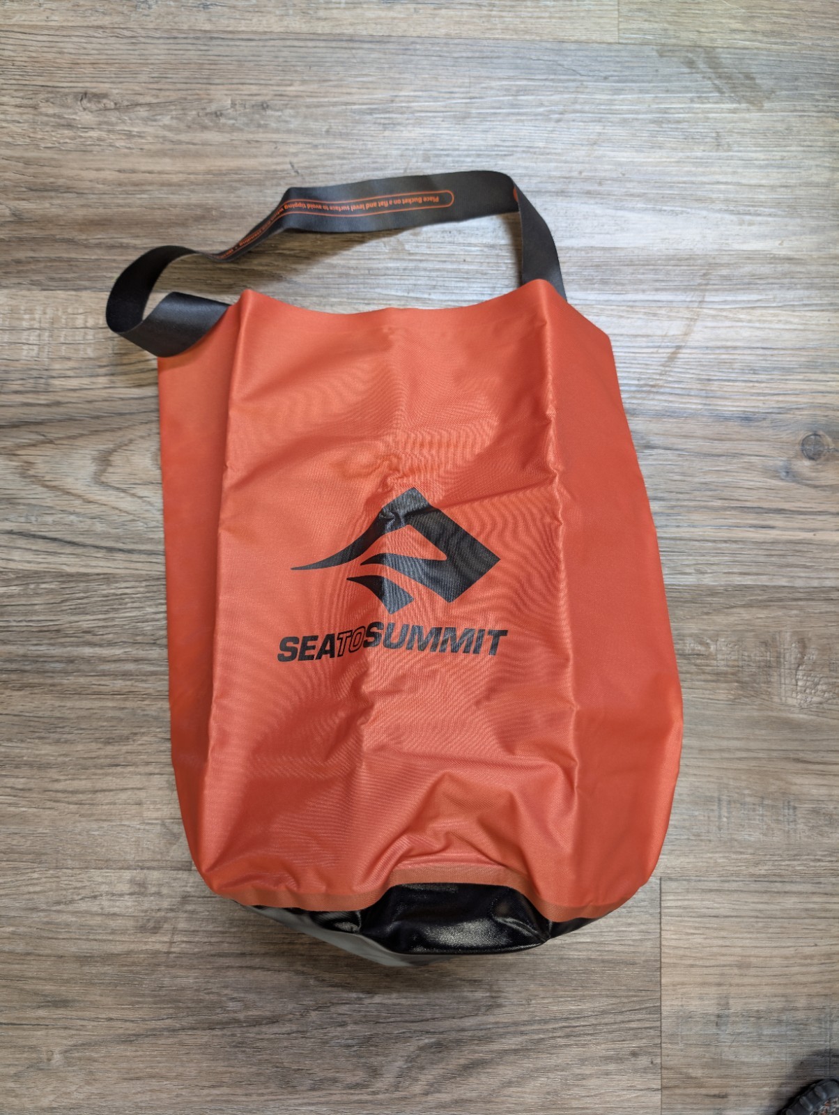 Backpacking Camping Folding Collapsible Bucket Orange 20 Liter Sea to Summit