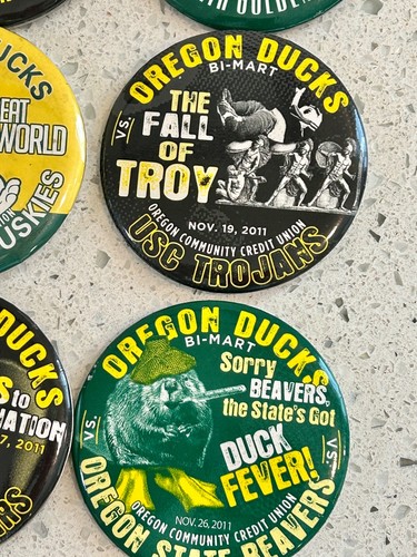 OREGON DUCKS Football Game Day Pinback Button Pin Lot 1996 -2019 + 1 Pendant - Picture 9 of 11