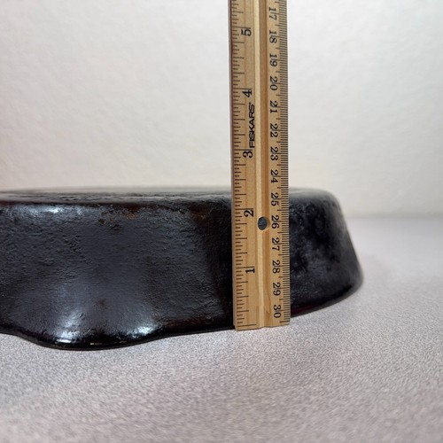 Griswold 10" Cast Iron Skillet #10 Small Logo, Sits Flat Erie PA - Picture 11 of 15