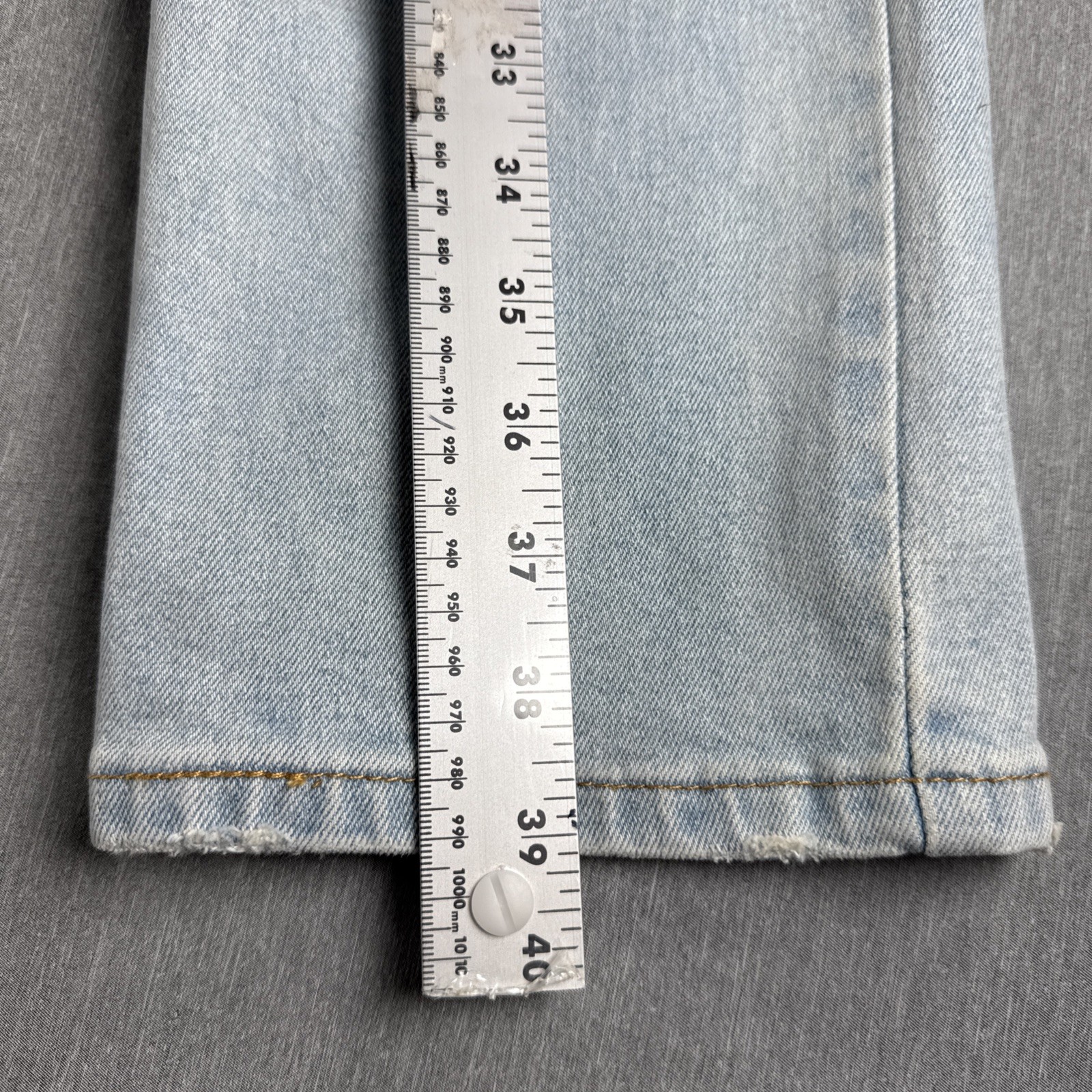 Levi's 511 Slim Fit Jeans W30 L32 Mens Light Wash Denim thumbnail 4