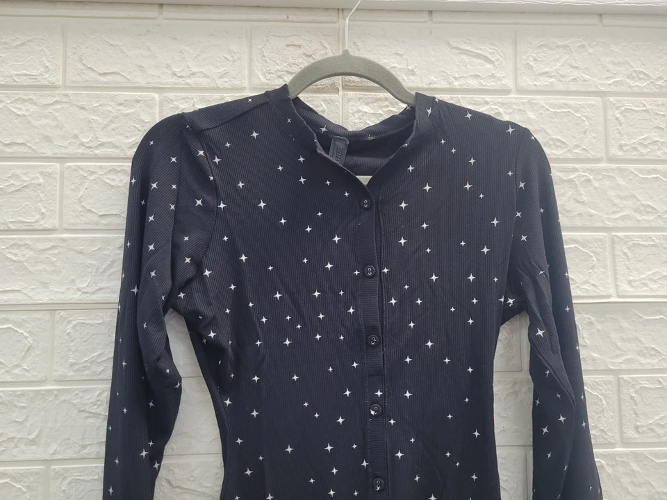 Nuevo Mono Henley Skims Suave Salón Ónix Estampado Brillante Talla Mediana EE. UU. Foto 4 de 4