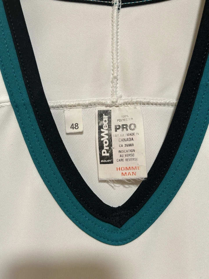 VTG “ UTAH GRIZZLIES” BAUER AUTHENTIC JERSEY IN SIZE 48 - Image 4 of 4