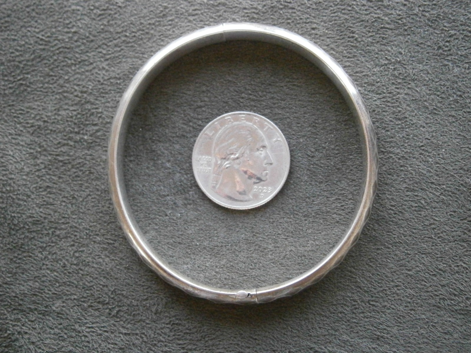 Patterned Vintage Sterling Silver Hinged Bangle D… - image 3