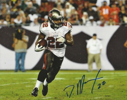 DOUG MARTIN SIGNED TAMPA BAY BUCCANEERS 8X10 PHOTO AUTOGRAPH - Picture 1 of 1