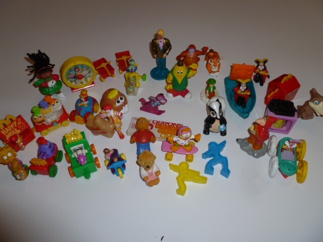 80s dinos Transformers toys meal happy changeables McDonalds Vintage 7点セット ビンテージ 缶バッジ McDonald's マクドナルド ピンズ・ピンバッジ・缶バッジ
