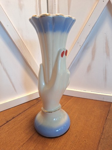 VTG Pottery of Ladys Hand Holding Vase Beige/Blue Nails Painted Red Gold Touches - Picture 4 of 16