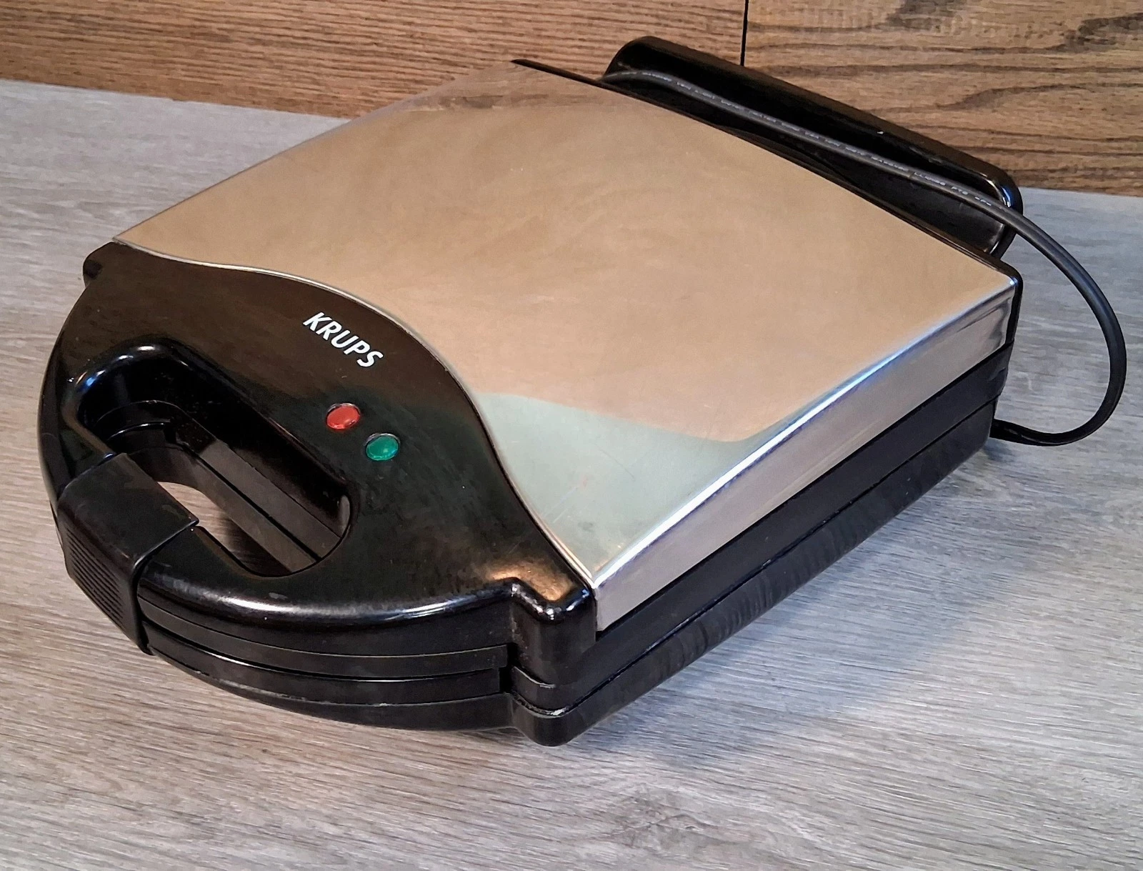 KRUPS #654 4-Slice Nonstick Belgian Waffle Maker Stainless Chrome Shiny & Clean!