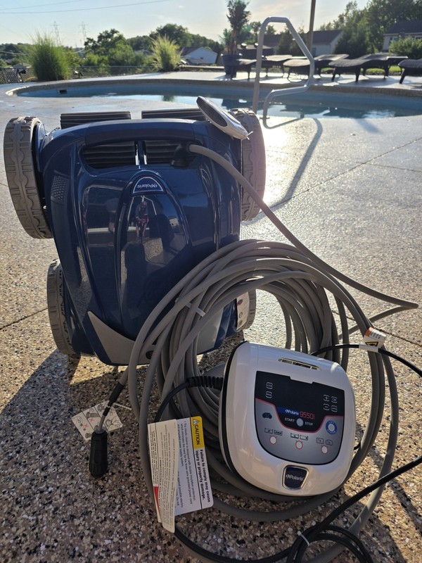 Polaris 9550 Sport Robotic Pool Cleaner for In-Ground Pools Lift System