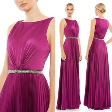 IEENA FOR MAC DUGGAL SIZE 16 PLEATED SLEEVELESS BATEAU GOWN $458