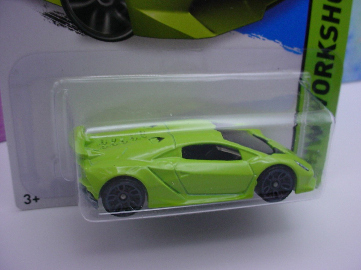 2015 Hot Wheels LAMBORGHINI SESTO ELEMENTO #198 Sublime green