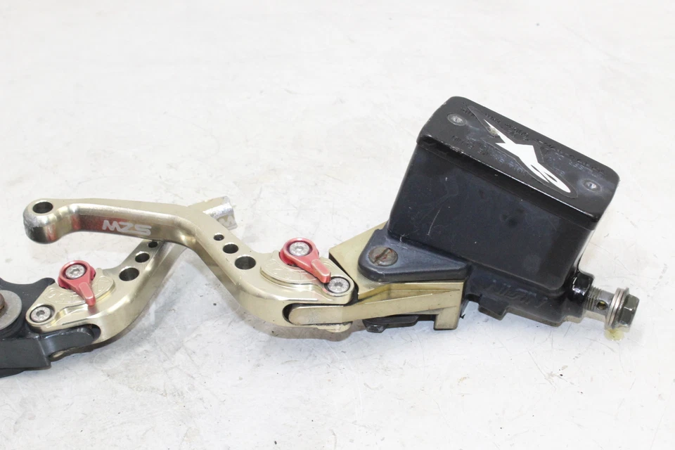 Cilindros maestros de freno delantero Suzuki Bandit GSF1200 2001-05 con par de palancas OEM Foto 3 de 4