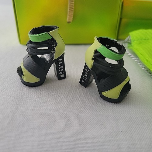 Rainbow High Karma Nichols Buckle Heels Mini Accessories Studio Shoes Green Box - Picture 2 of 12