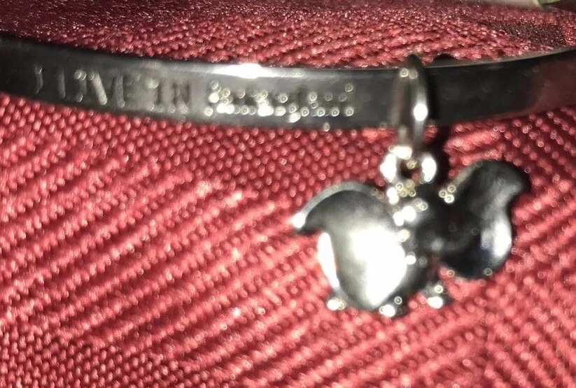 Браслет Disney Parks Dumbo I Live In Fantasyland НОВЫЙ - Изображение 2 из 4