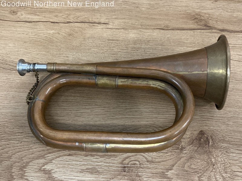Vintage Unbranded Copper & Brass Bugle W/Mouthpiece Musical Instrument