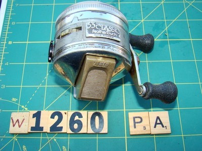 W1260 PA ZEBCO 33 CLASSIC FEATHER TOUCH SPINCAST MADE IN USA  FISHING REEL