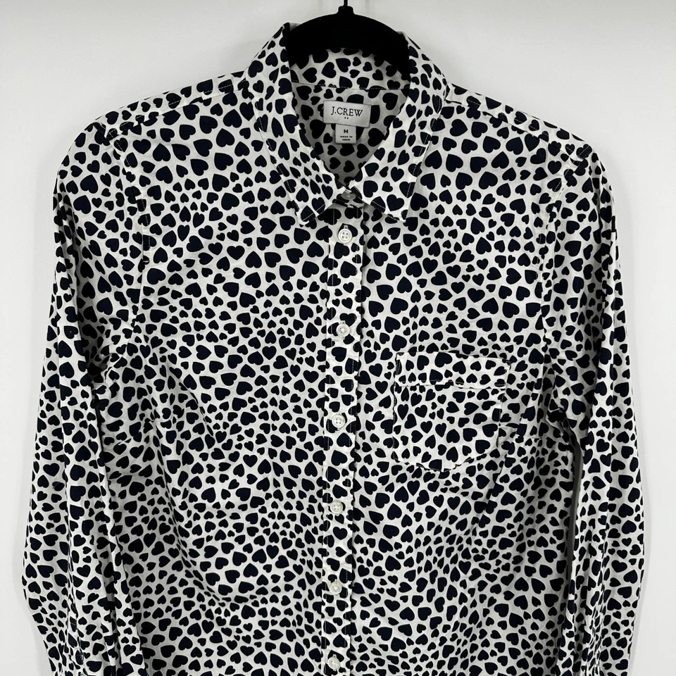 Camisa feminina J Crew preta branca com estampa de coração manga comprida tamanho médio - Imagem 2 de 4