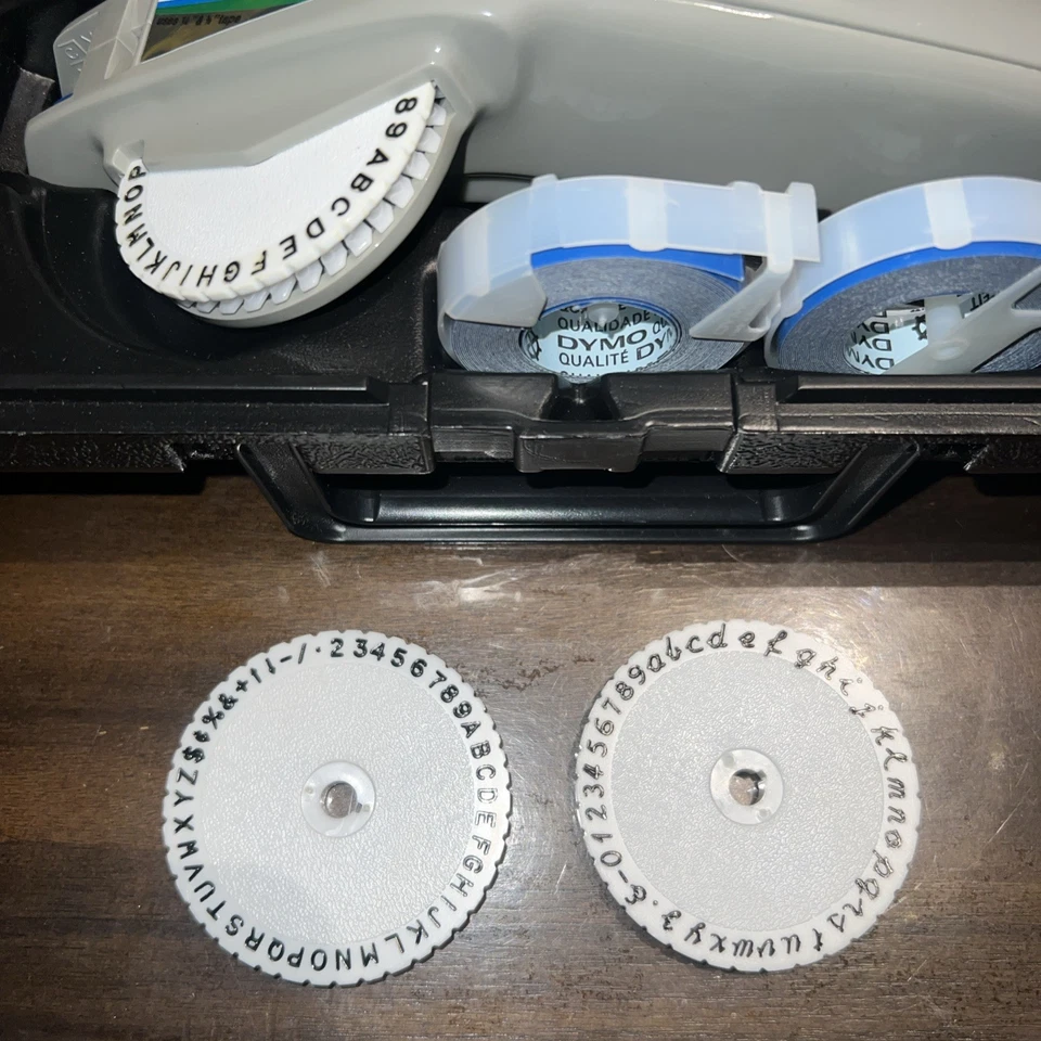 Organizador para hacer etiquetas DYMO 1610 de colección portátil ligero cinta de 1/4" y 3/8" Foto 4 de 4