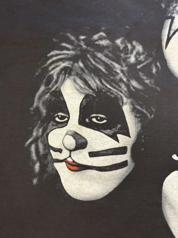 *RARE* Vintage 96-97 KISS Alive Worldwide Tour T-Shirt XL - Image 4 of 4