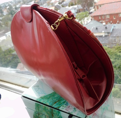 VINTAGE Couture 1980s Original Red with Textured Lizard Leather Handbag - Picture 7 of 7