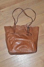 Borsa shopper grande Frye Gia in morbida pelle marrone invecchiata