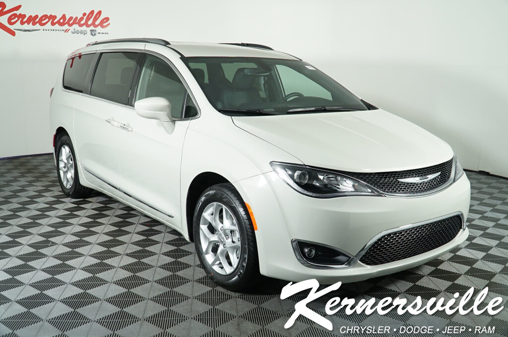 2020 Chrysler Pacifica Touring L 35th Anniversary New 2020 Chrysler Pacifica Touring L 35th Anniversary FWD Minivan/Van 31Dodge