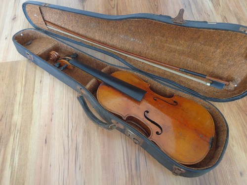 Ancien violon 4/4 violon feuille Ant. Saint Pilsen 1888