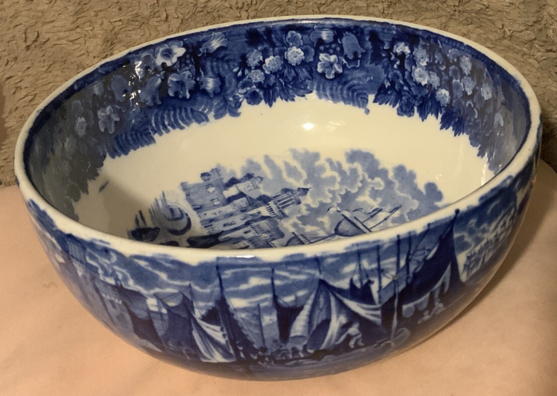 19th Century Wedgwood,Etruria ‘Ferrara’ Blue White 9” Diameter Serving  Bowl