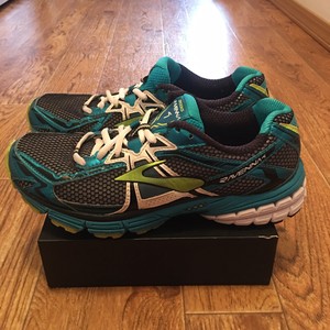 brooks ravenna 4 women's size 8