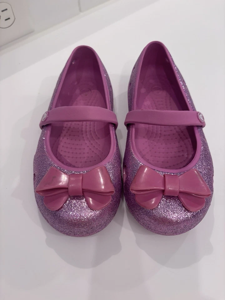 Crocs Keeley Niñas Talla 12 Caramelo Rosa Brillante Arco Mary Jane Zapatos Planos Foto 2 de 4