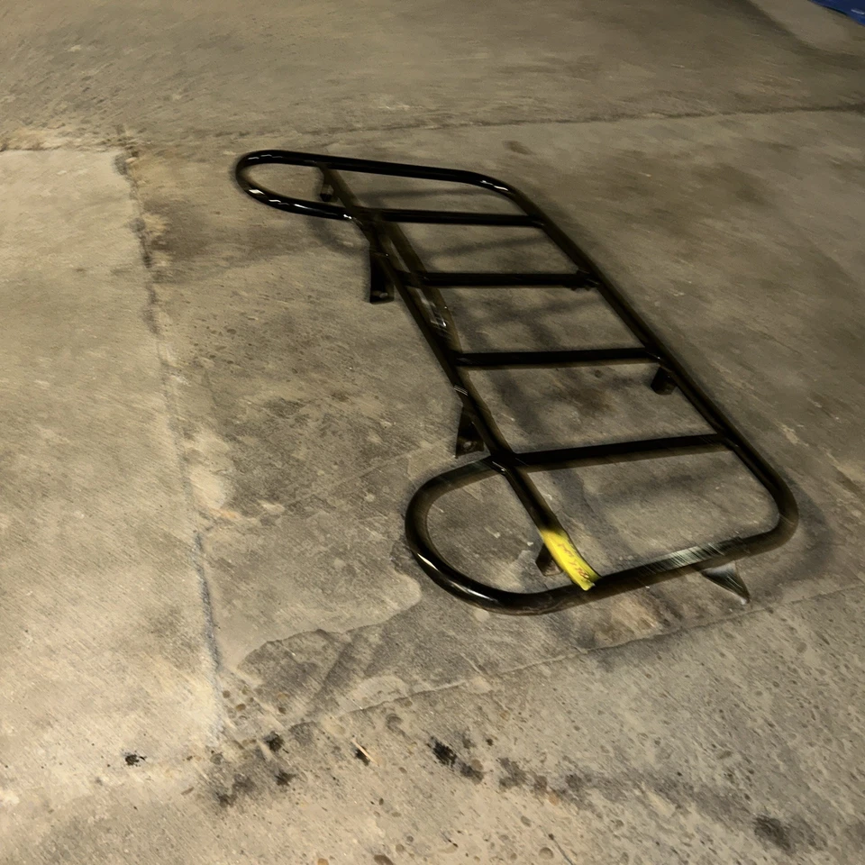 Yamaha Bear Tracker 250 2002 YFM250B portaequipajes delantero (ligeramente doblado) Foto 3 de 4