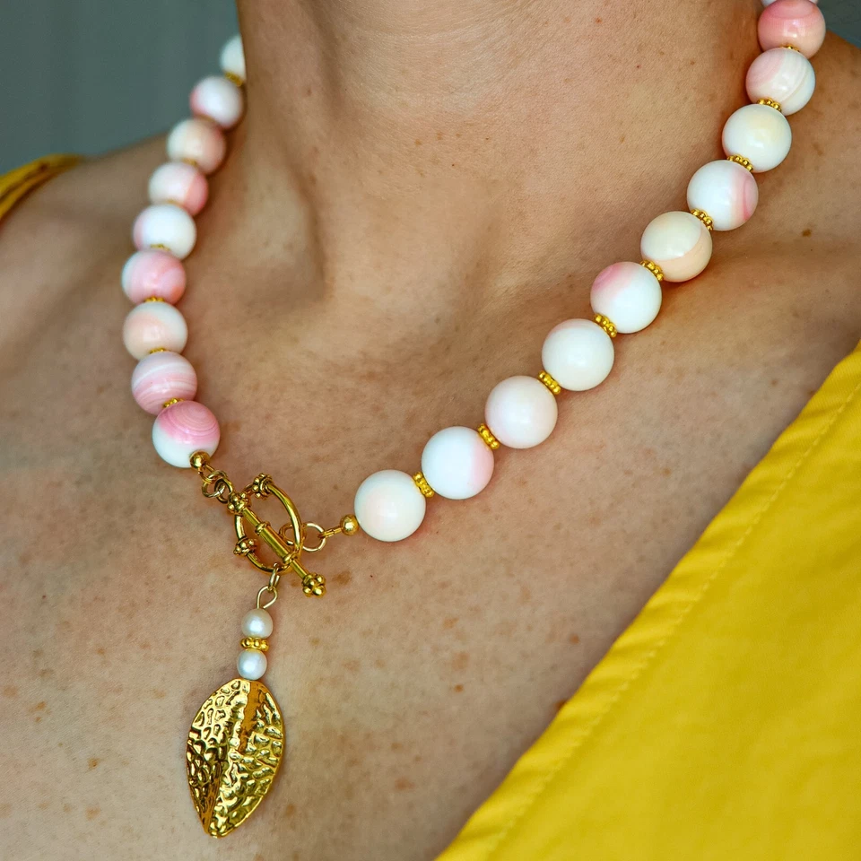 Queen Conch Statement Necklace Pink Beaded Gold Toggle Freshwater Pearl Handmade - Image 2 of 4