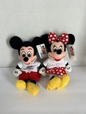 NWT Mickey Mouse Minnie Mouse Vintage Plush Club Disney Exclusive Beanie Set