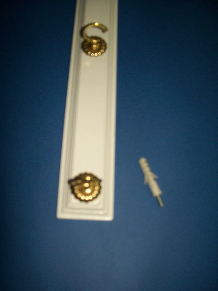 APPENDI TUTTO BIANCO N.4 GANCI OTTONE MASSELLO E LEGNO MASSELLO - Immagine 3 di 4