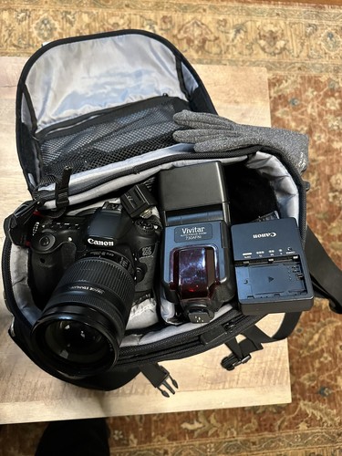 Canon EOS 60D 18.0MP Digital SLR Camera - Black (Kit w/ EF-S IS 18-200mm Lens)