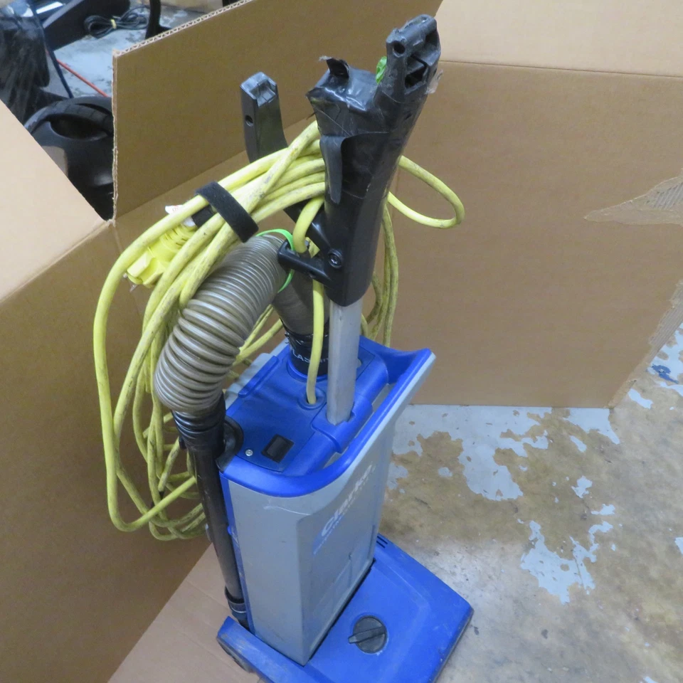 Clarke Carpet Master 112 12" aspiradora vertical limpiadora de alfombras Foto 3 de 4